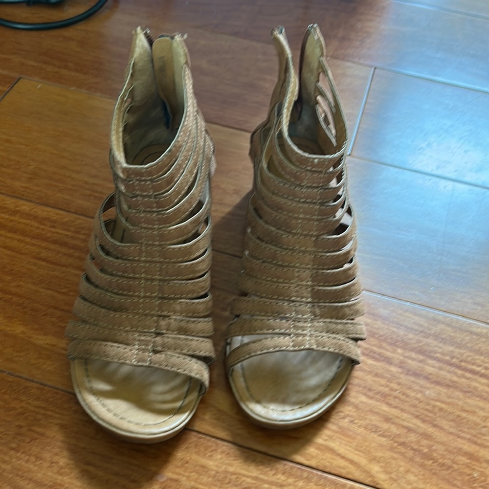Girls size 2 sandals